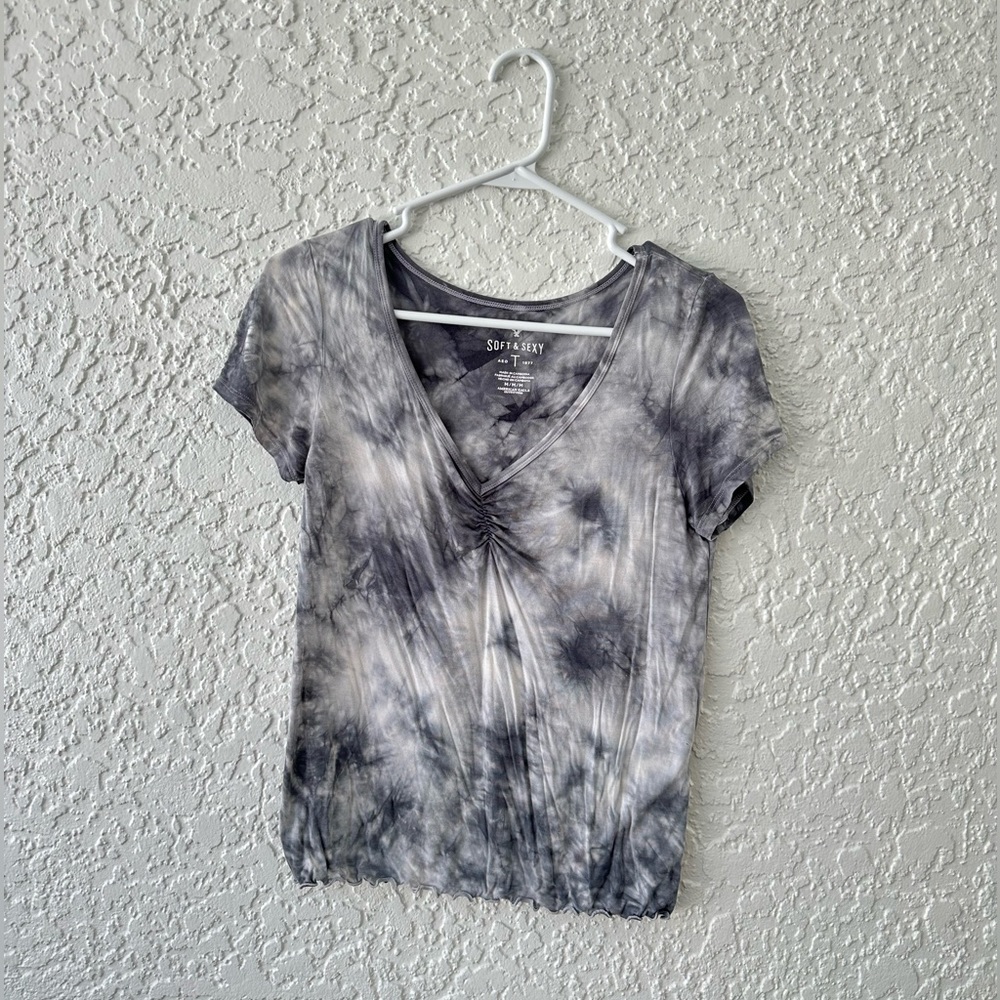 Gray and white tie-dye top